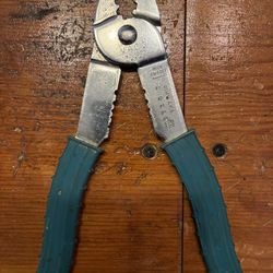 Vaco Wire Cutters/Stripper