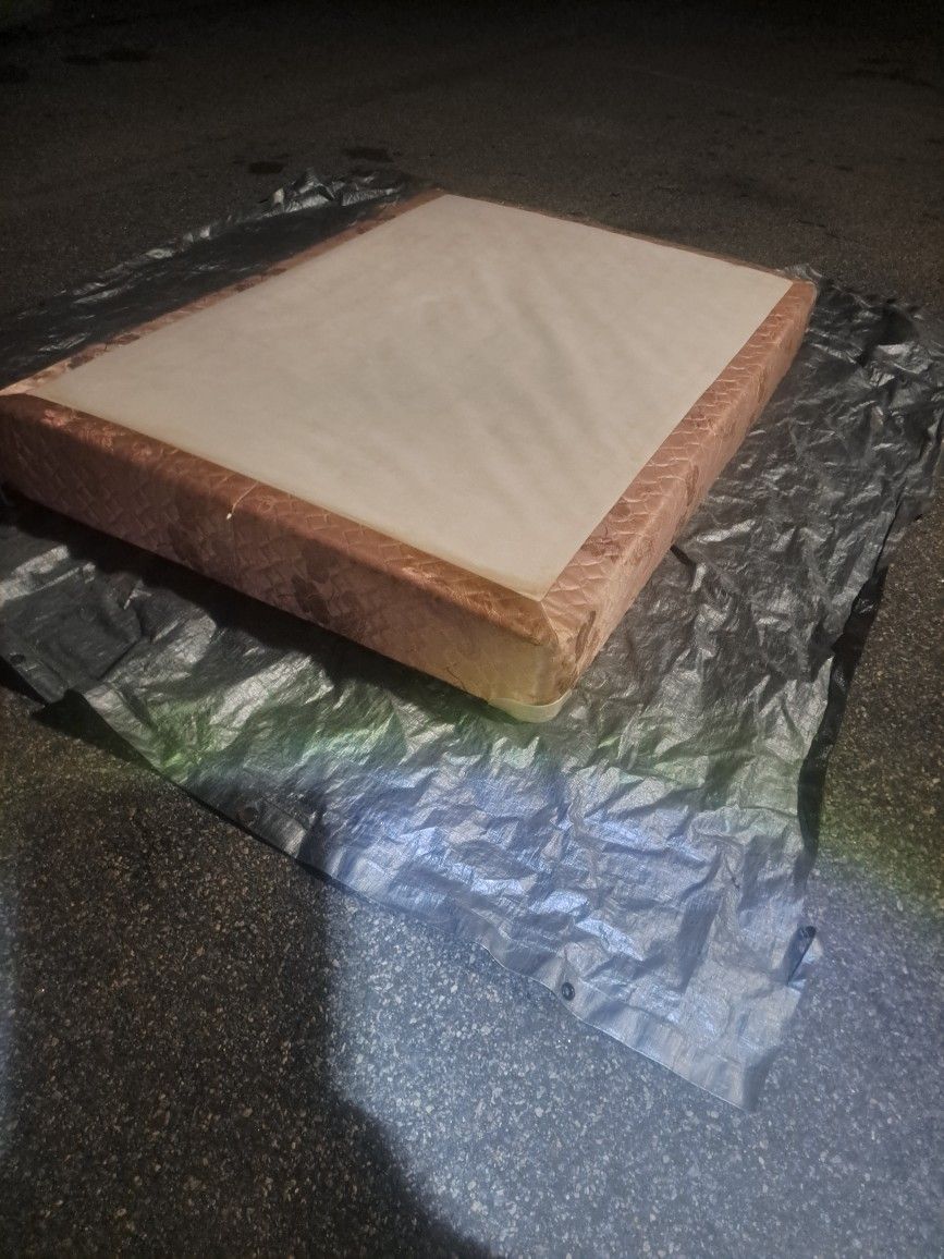 HEAVY DUTY FULL SIZE BOX SPRING