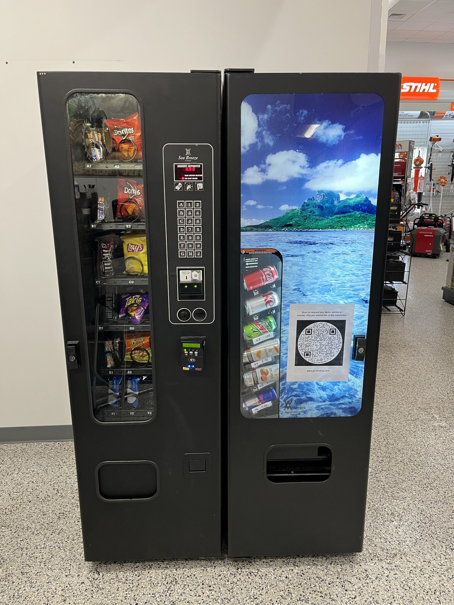 Avanti Sea Breeze combo Vending Machine With Card Reader