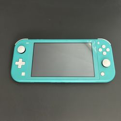 Nintendo Switch Lite + Mario Kart 8 Deluxe + Super Mario Maker 2 + Luigi’s Mansion 3 + Super Smash Bros Ultimate