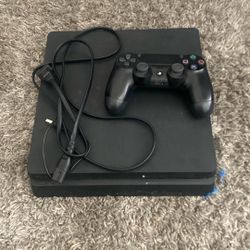 PS4 and Controller