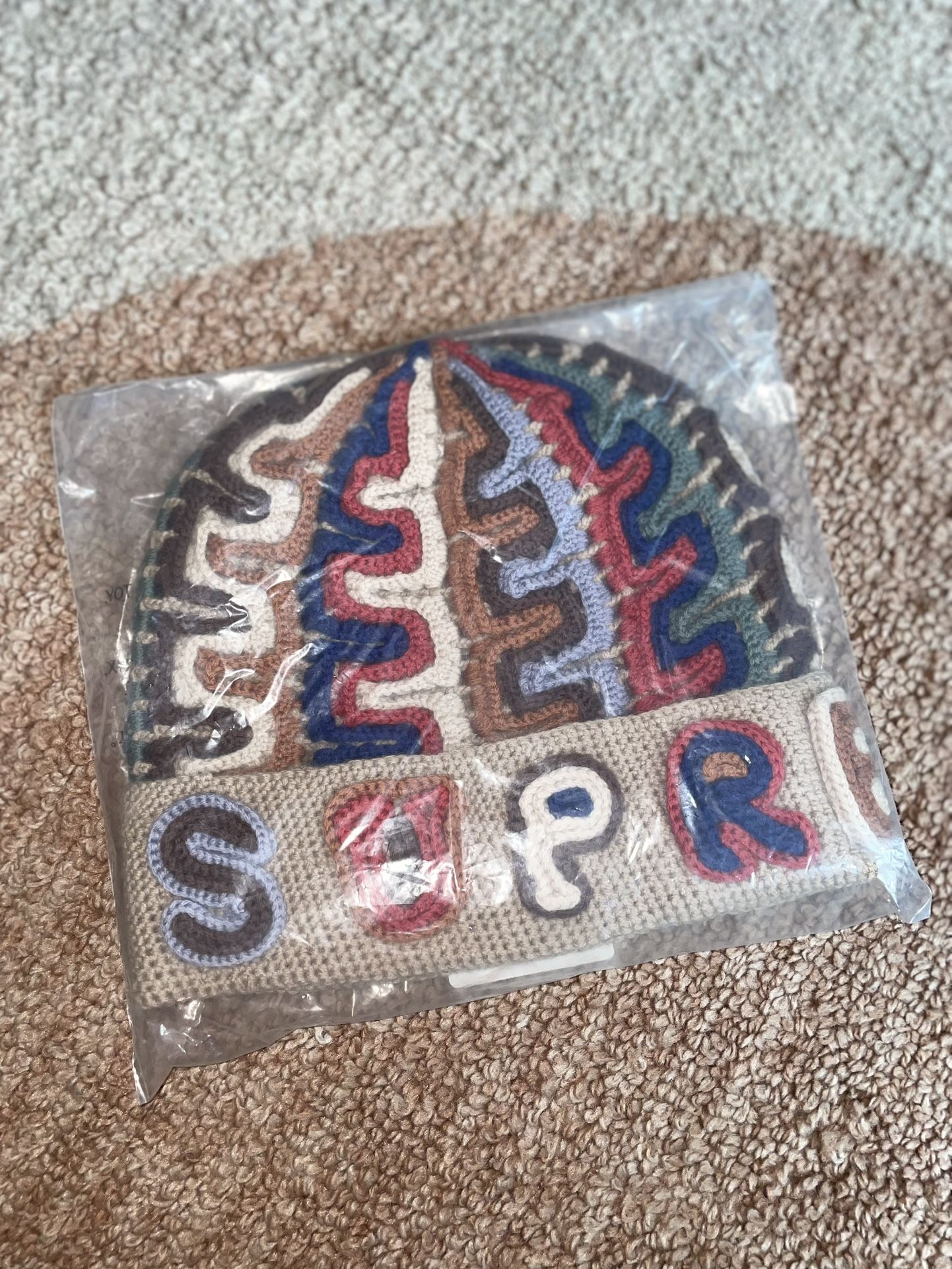Supreme Yarn Appliqué Beanie (Khaki)