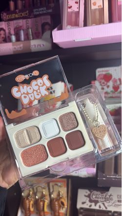 New eyeshadow  and lip gloss