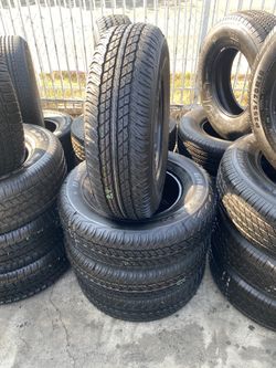SET DUNLOP 245/75/16 SEMI NEW 95% TREAD LIFE $260 PRICE INCLUDES PROFESSIONAL INSTALLATION AND TAX