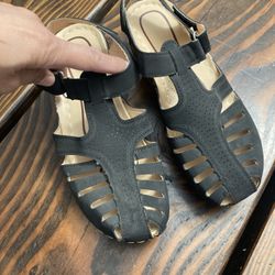 Woman’s Sandals size 35