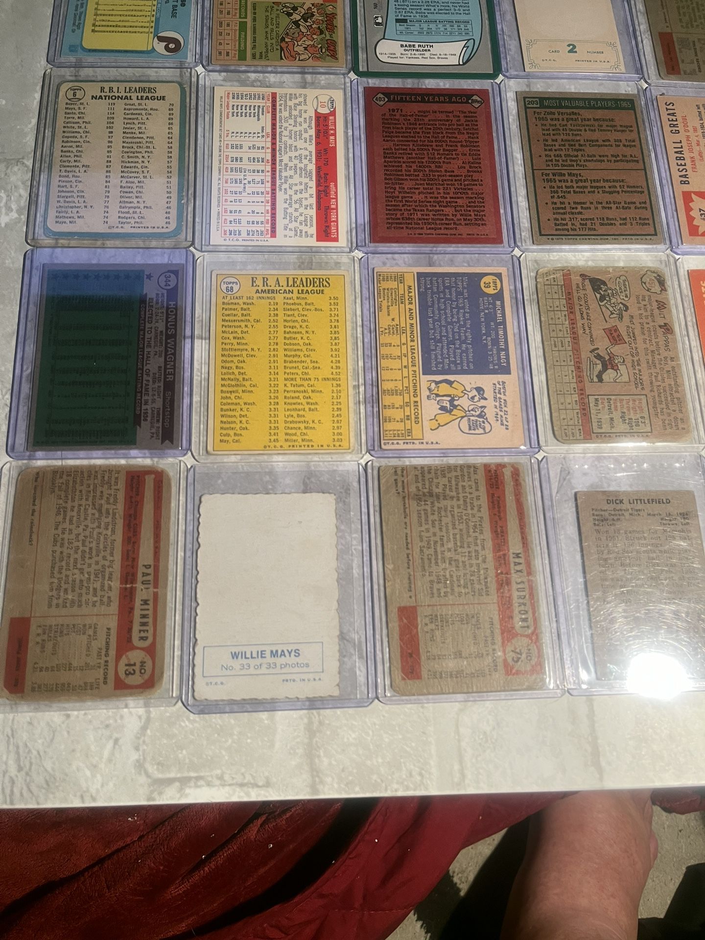 MIX OF OLD BASEBALL CARDS