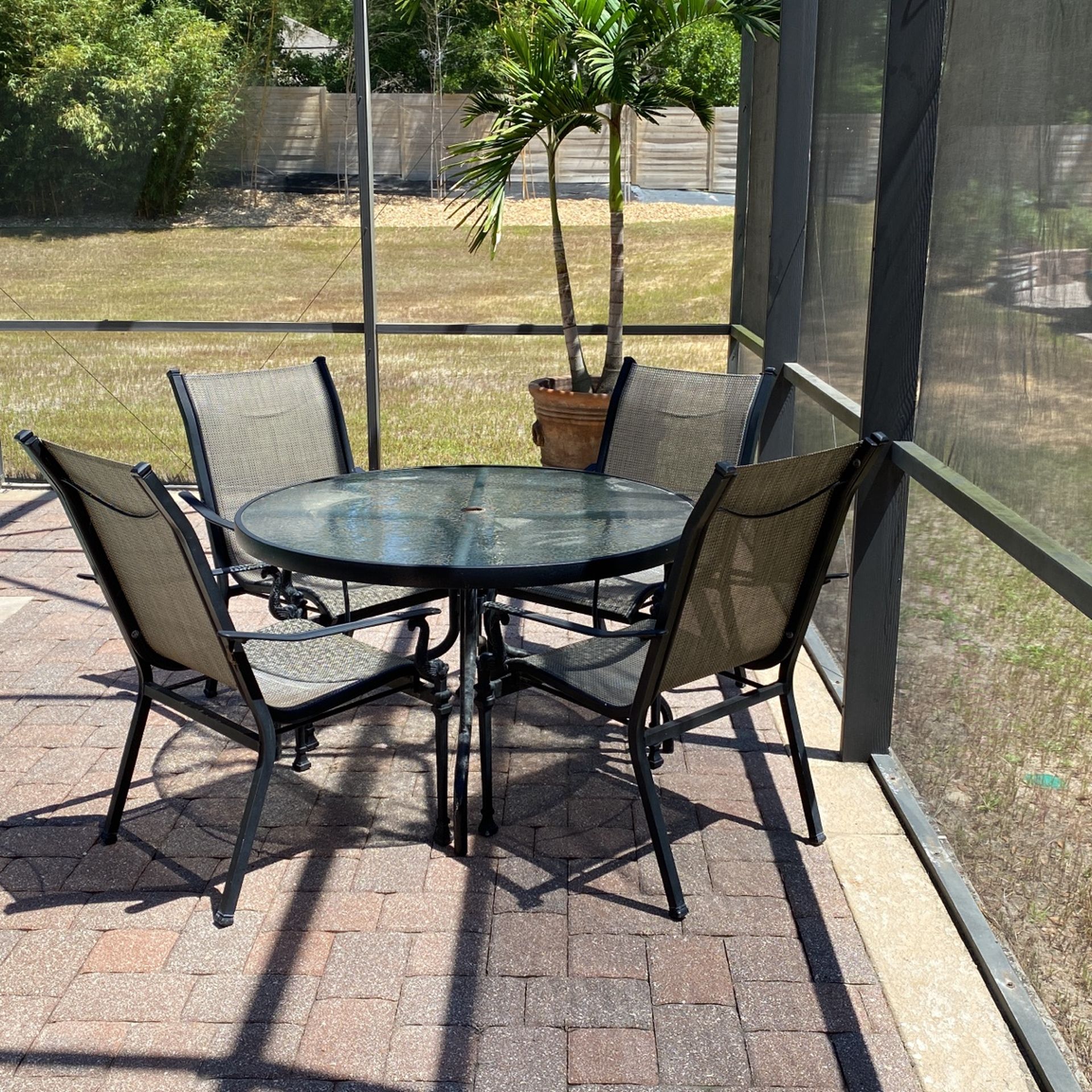 PATIO OUTDOOR TABLE & 4 CHAIRS