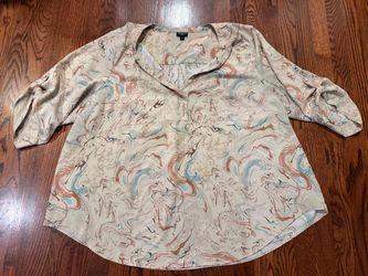 Torrid Harper Popover Blouse with a 3/4 Roll-tab Sleeve Size 4