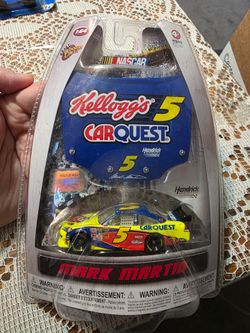 Winner's Circle Mark Martin #5 Kellogg's NASCAR 1:64 Die-Cast