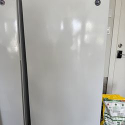 Whirlpool Upright Freezer 