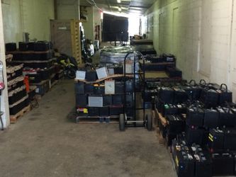 Tenemos baterías para todo tipo de vehículos contamos con la mejor calidad en baterías nuevas y reconstruidas