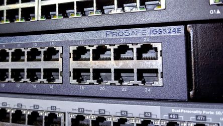 Netgear JGS524E Smart Switch 
