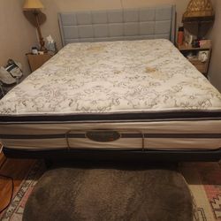 Beautyrest Vanderbilt collection QUEEN plush top mattress