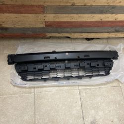 15-17 Ford Expedition New Genuine Front Grille OEM FL1Z-17D635-AA