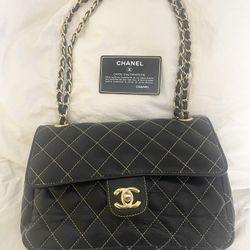 Authentic Chanel Classic Caviar Purse