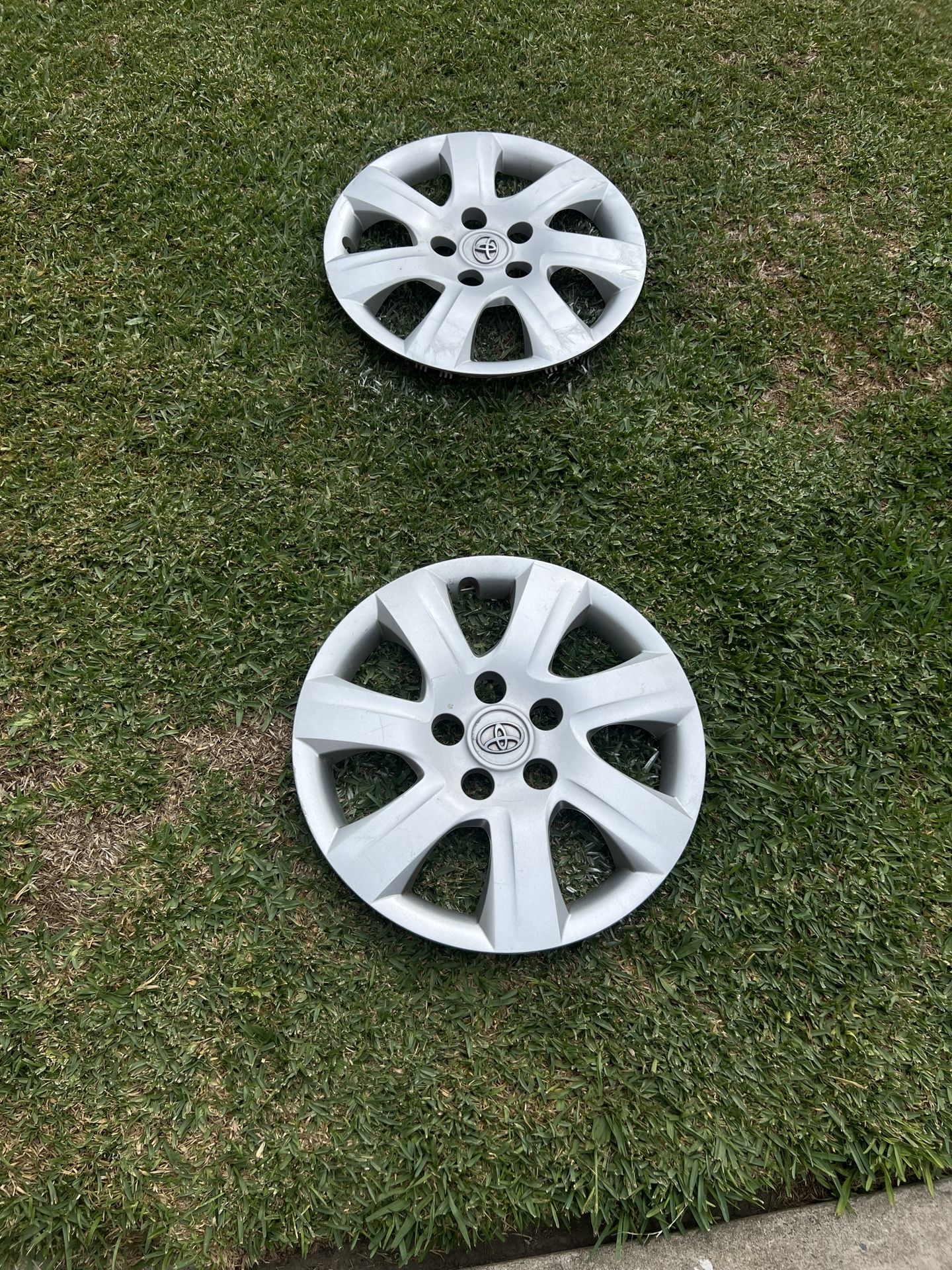 16 inch Camry hubcaps