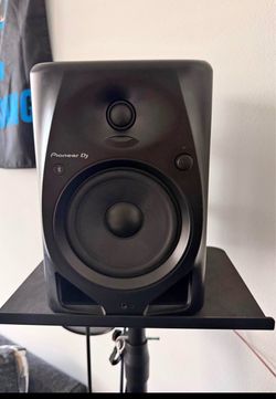 Pioneer DJ DM-50D-BT Studio Monitors x2