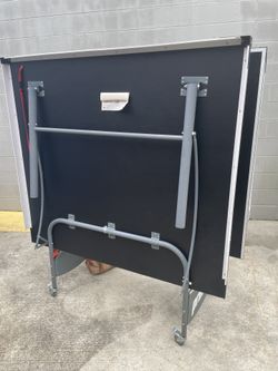 Ping Pong Table With Accessories 