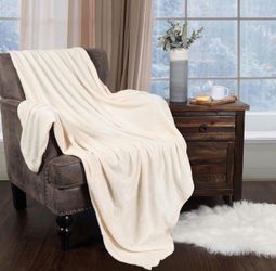 New White Plush Throw Blanket + Free Gray Blanket