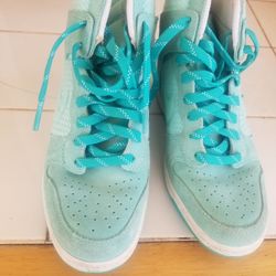 Nike Woman Shoes Size 8