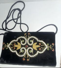 Women’s VINTAGE Zardozi Black Velvet Purse