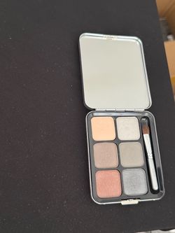 6-Pan Eyeshadow Palette with Mirror