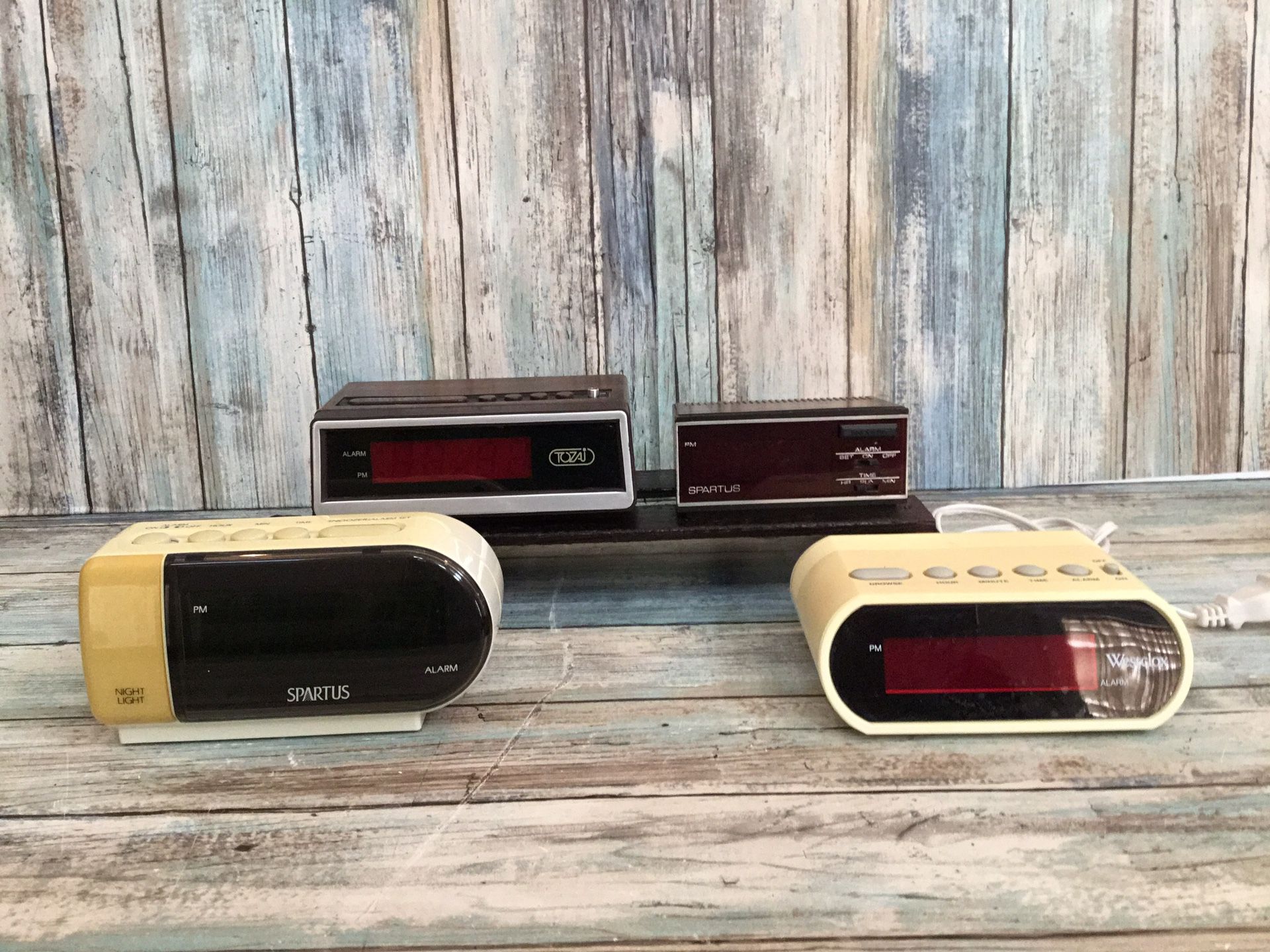 LOT OF 4 ANTIQUE ALARM CLOCKS ALL FOR ONE PRICE