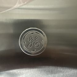 GE Side By Side Refrigerator With Water And Ice Maker