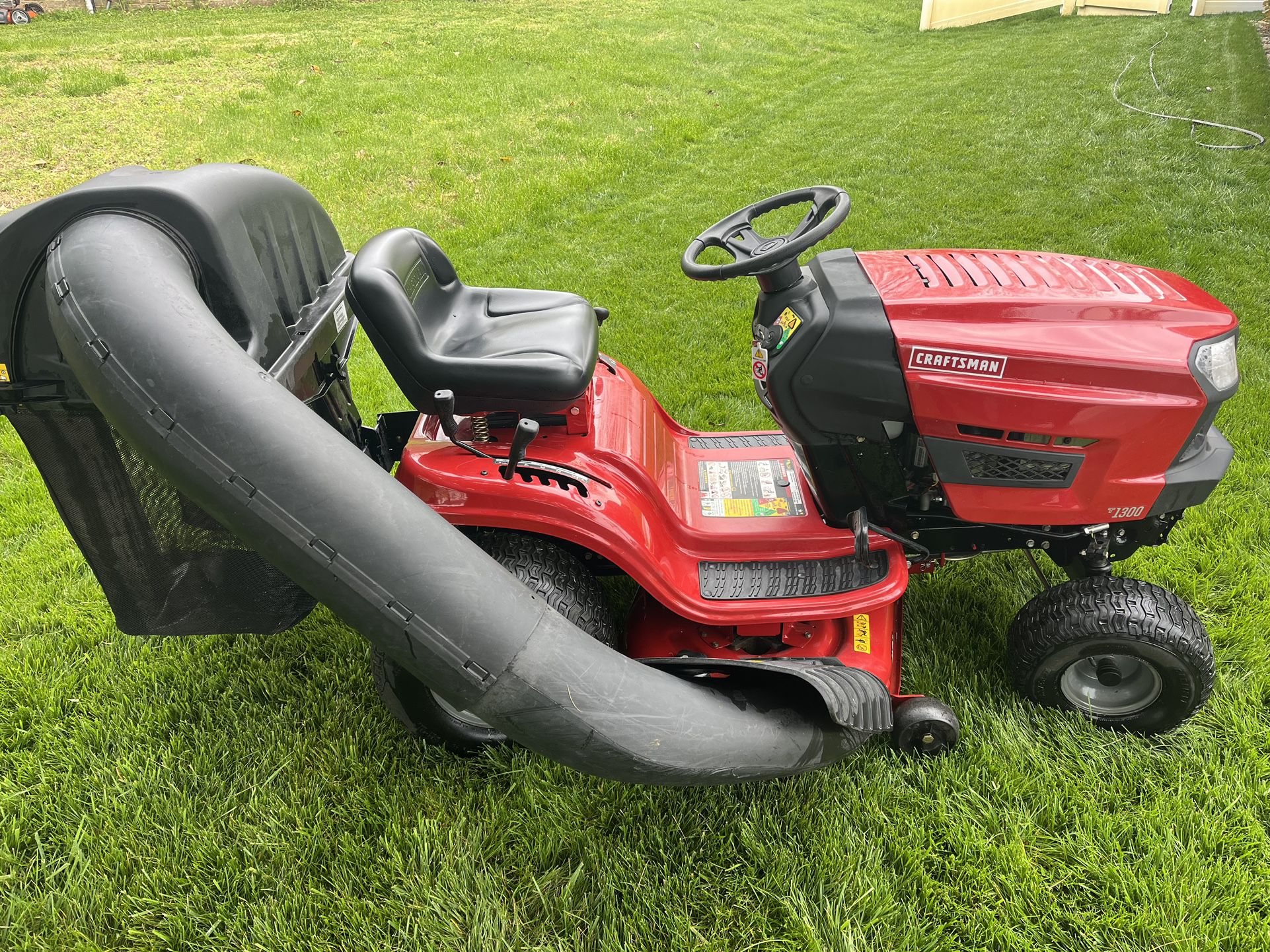 Craftsman T1300 42” Lawn Tractor