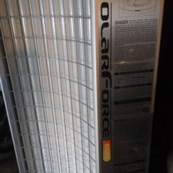 Standing tanning bed