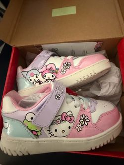 Kids hello kitty shoes