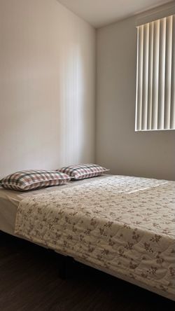 Queen size Mattress with Wood Headboard and Metal Frame