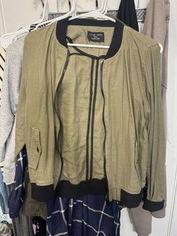 Olive Green Women’s Bomber Jacket. Size S