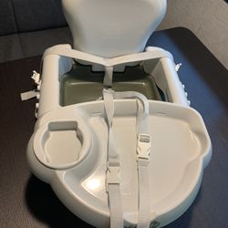Booster Seat With Tray 