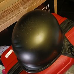 DOT SAFE BUCKET STYLE HELMET IN GREAT CONDITION NEW SZ LARG