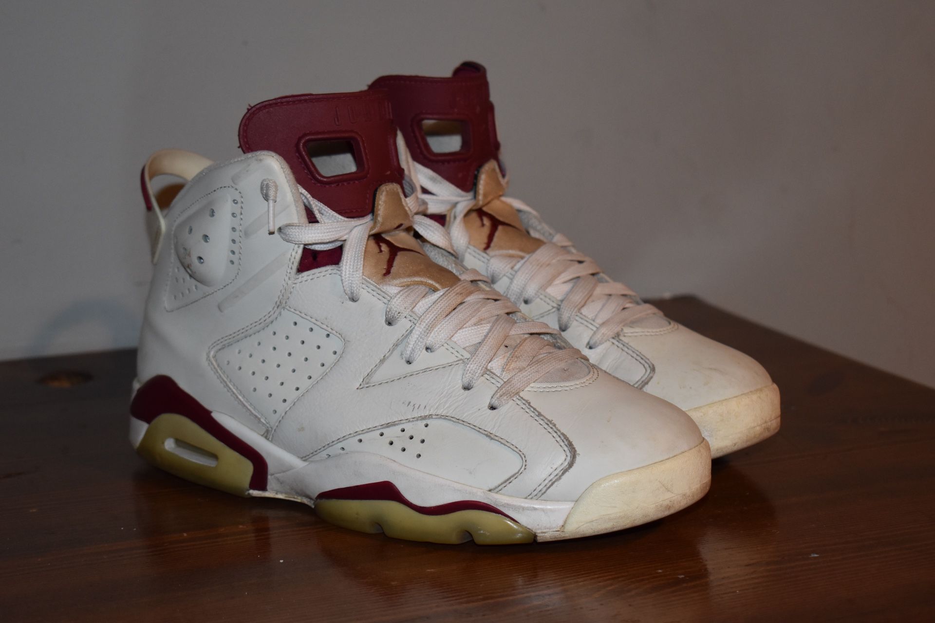 Jordan 6 Maroon Size 10