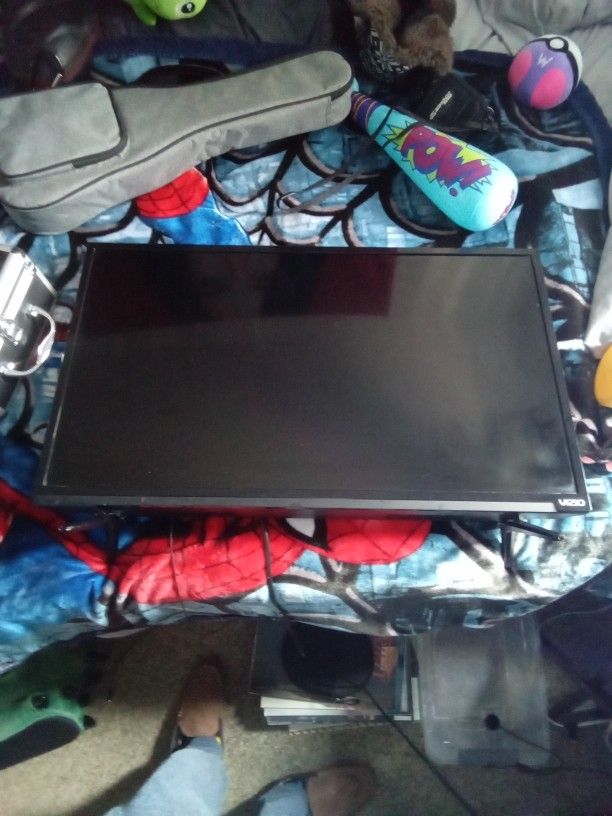 32 Inch TV no controller