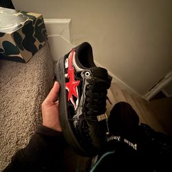 Black & Red Bapestas