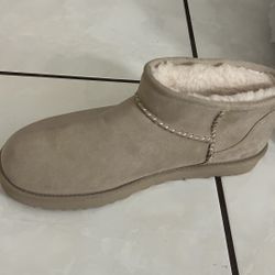 Ugg Classic Ultra Mini 