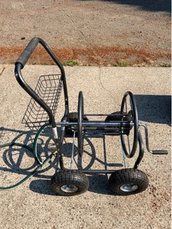 Garden hose reel