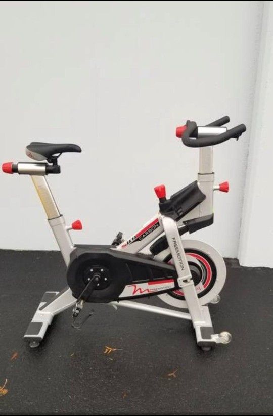 FreeMotion Stationary Bike Spin Bike Indoor Exercise Bicycle Cardio Workout 