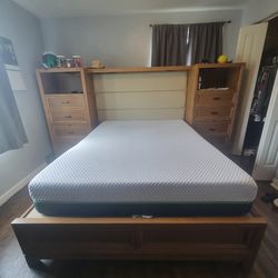 Queen Solid Wood 3 Piece Bed And Dresser Set
