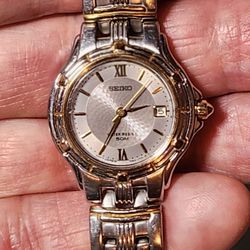 Seiko Women's Gold/Silver Quartz Watch