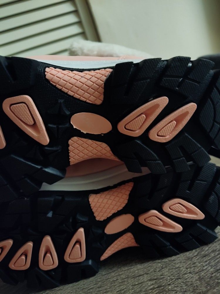 Brand New, Never Worn Size Six Winter Boots! Name Brand Own Shoe!