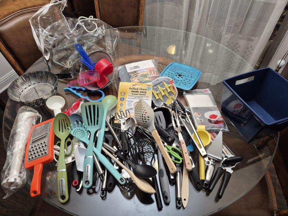 Kitchen Tools & Utensils Lot
