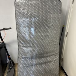 Plush Beautyrest Silver Hybrid Twin-sized Mattress