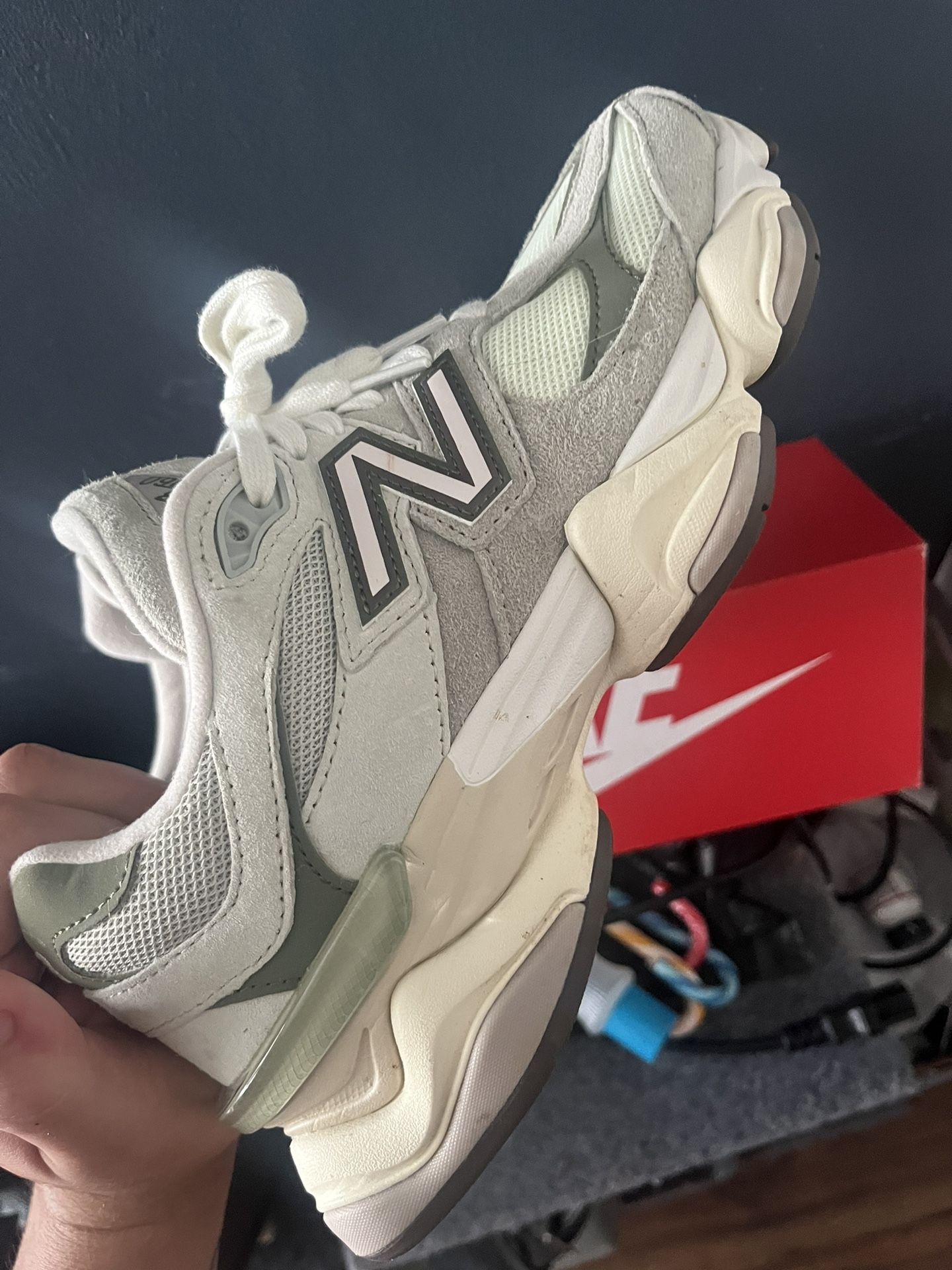 New Balance 9060 Size 7.5