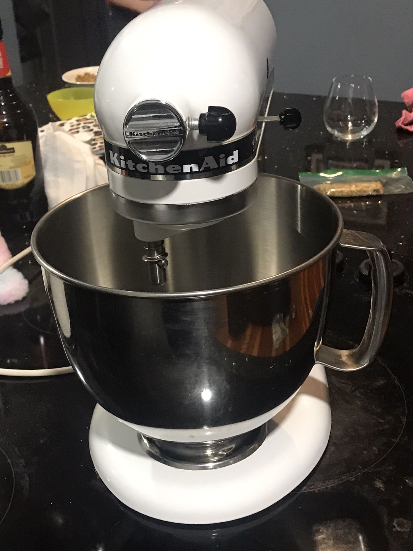 KitchenAid K5SS White Heavy Duty Series 5qt Lift Stand Mixer with Bowl