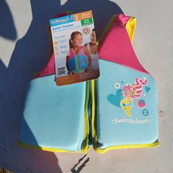 New swim vest 2-4years