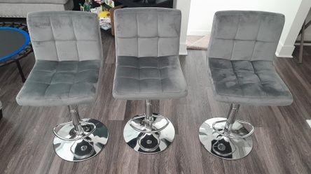 SET OF 4 YAHEETECH ADJUSTABLE BAR STOOLS - EXCELLENT CONDITION